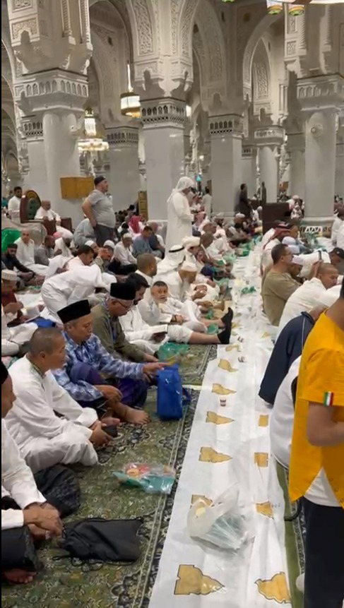 جمعية مؤسسة أبناء علي عثمان الماجد تدشن حملة إفطار الحرم المكي